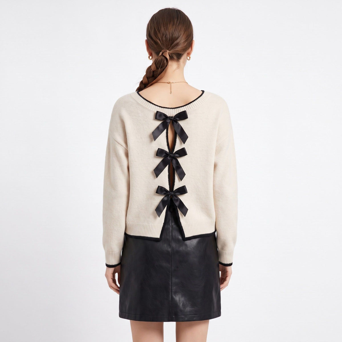 Contrast Trim Crewneck Knit Sweater
