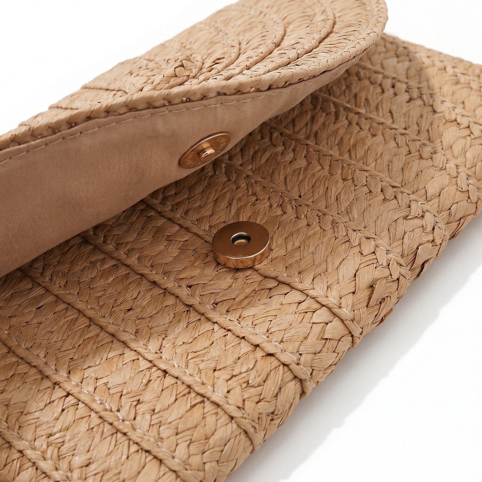 Woven Straw Crossbody Clutch Bag with Flap Closure Adjustable Strap Lightweight Shoulder Handbag