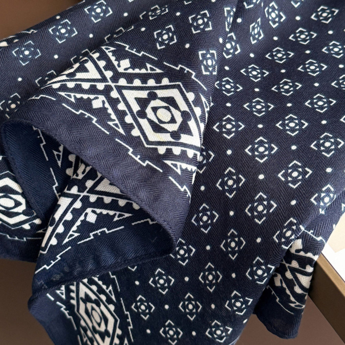 Geometric Print Square Scarf Lightweight Neck Hair and Handbag Fashion Accessory 26.8¡Á26.8 Inches