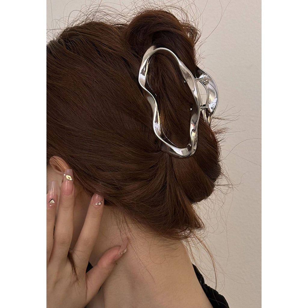 Women's Wavy Metal Hair Claw Clip with Hollow Design and Strong Grip 2.7x4.7in