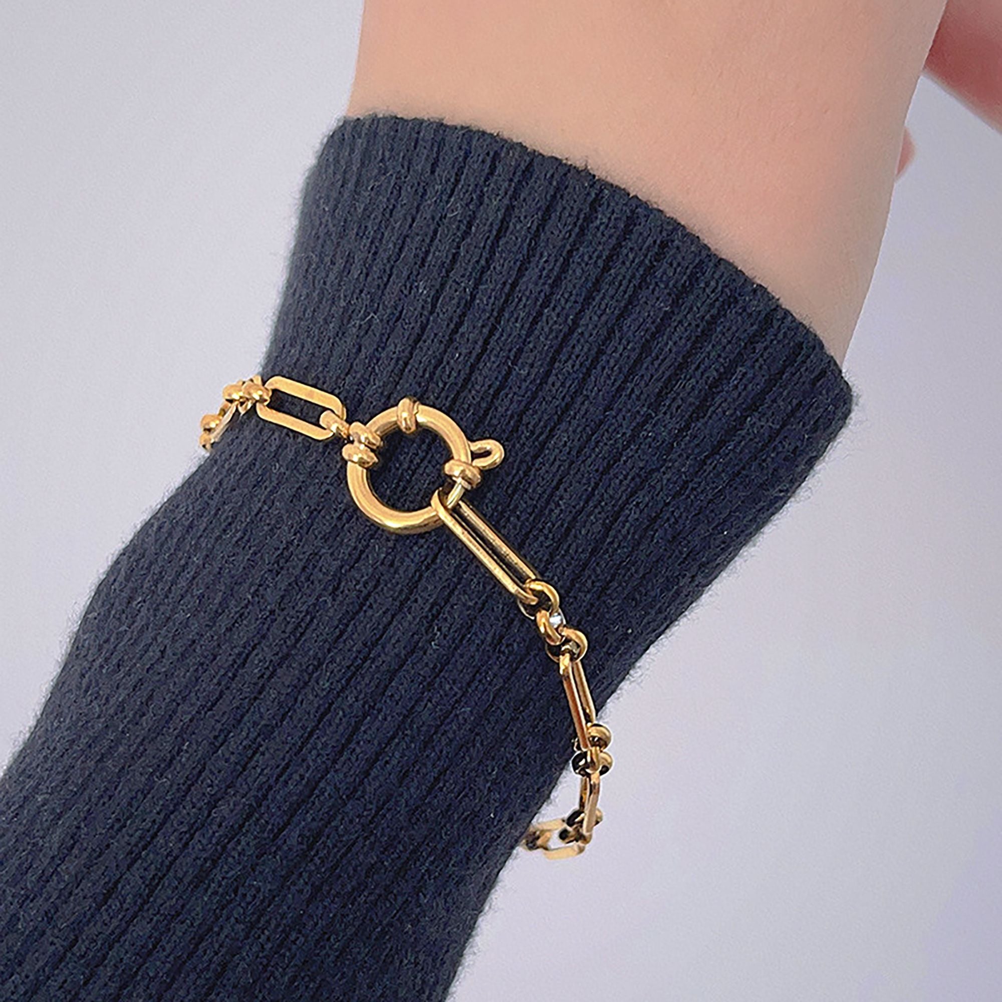 Women's Paperclip Chain Bracelet - Open Ring Clasp Bracelet for Minimalist Modern Styling