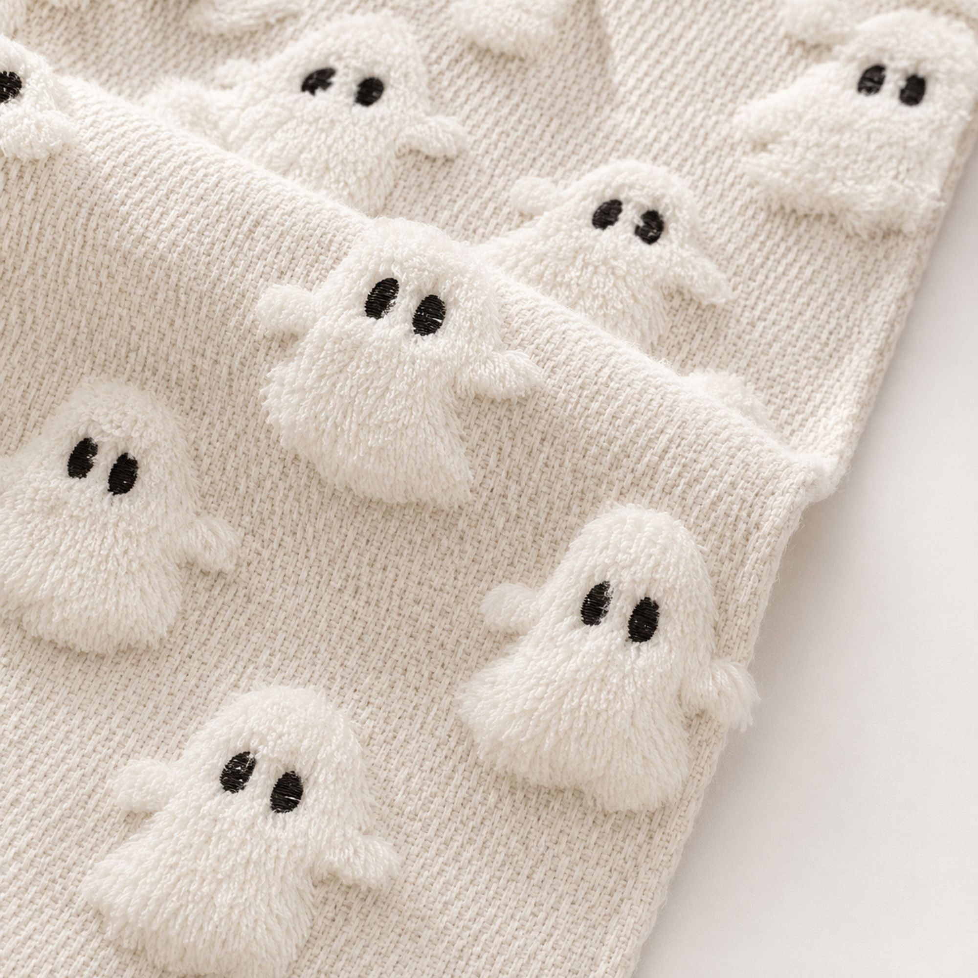 Halloween Black-Eyed Ghost Tufted Table Runner