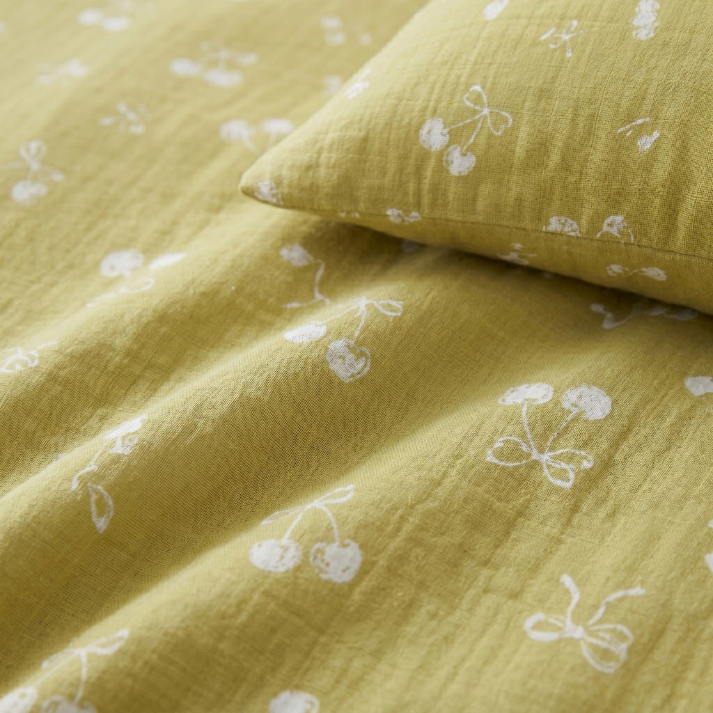 4-Piece Cotton Bedding Set with Cherry Print Duvet Cover and Pillowcases