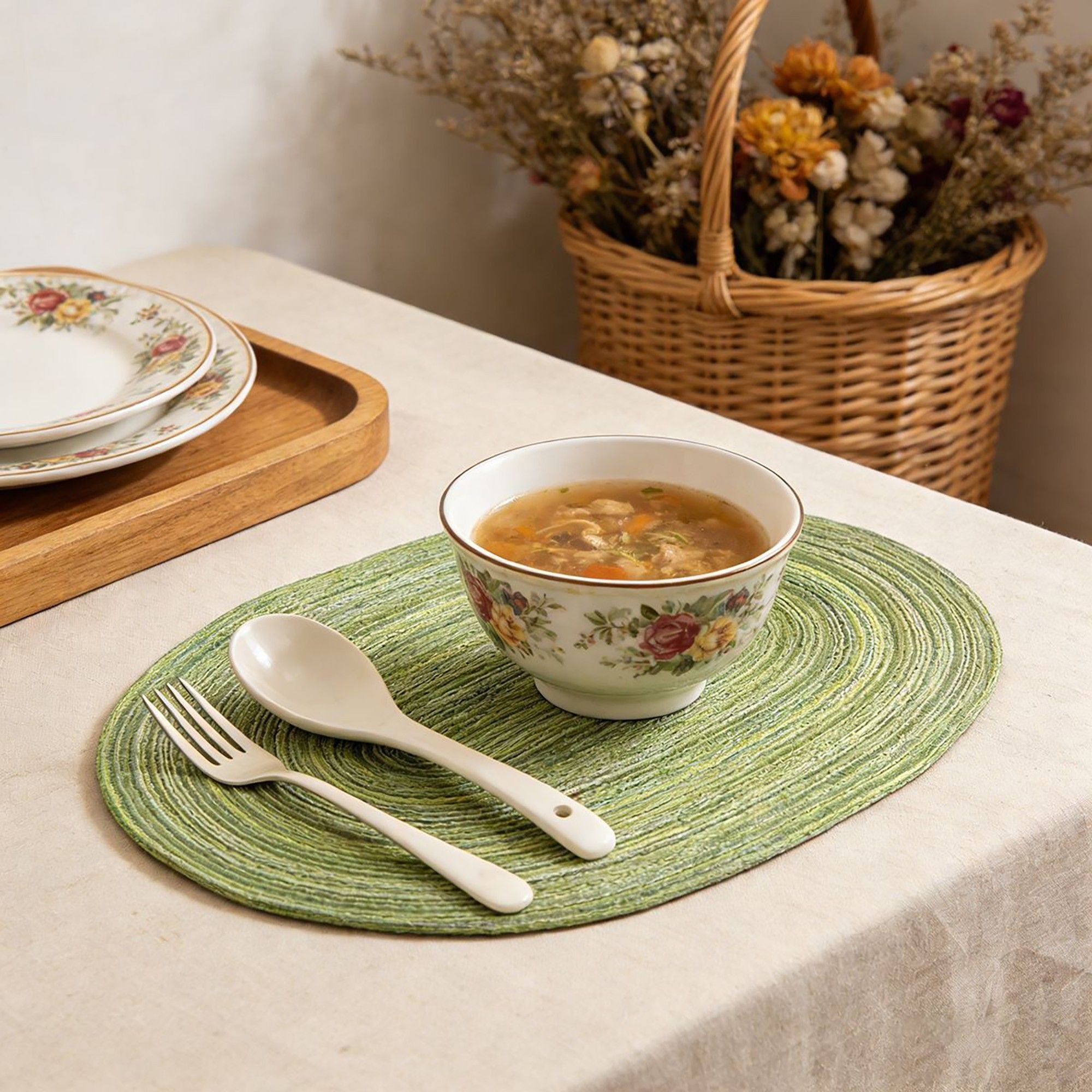 4 Piece Oval Braided Placemats Woven Heat Resistant Dining Table Mats Washable Kitchen Place Mats