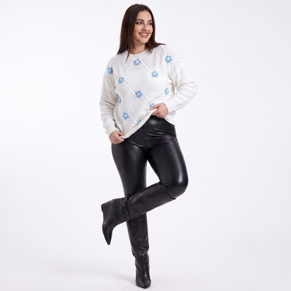 Plus Size Floral Applique Textured Crewneck Sweater