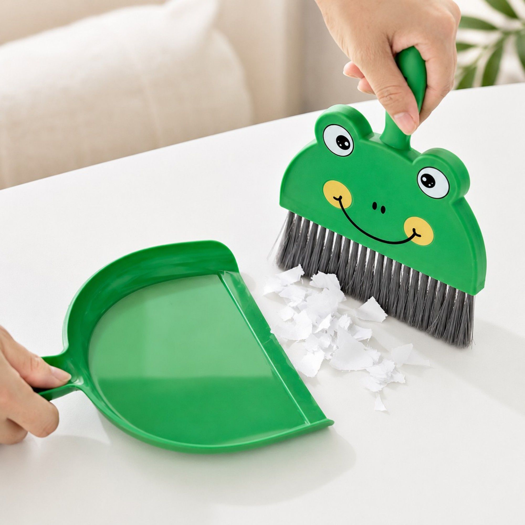 2-Piece Mini Dustpan and Brush Set with Animal Face Design for Tabletop Cleaning