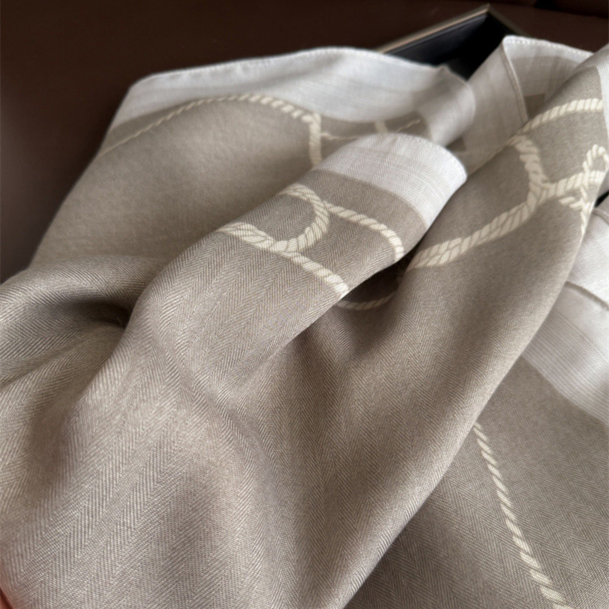 Anna-Kaci Women's Satin Square Scarf with Rope Chain Border Print 27x27in