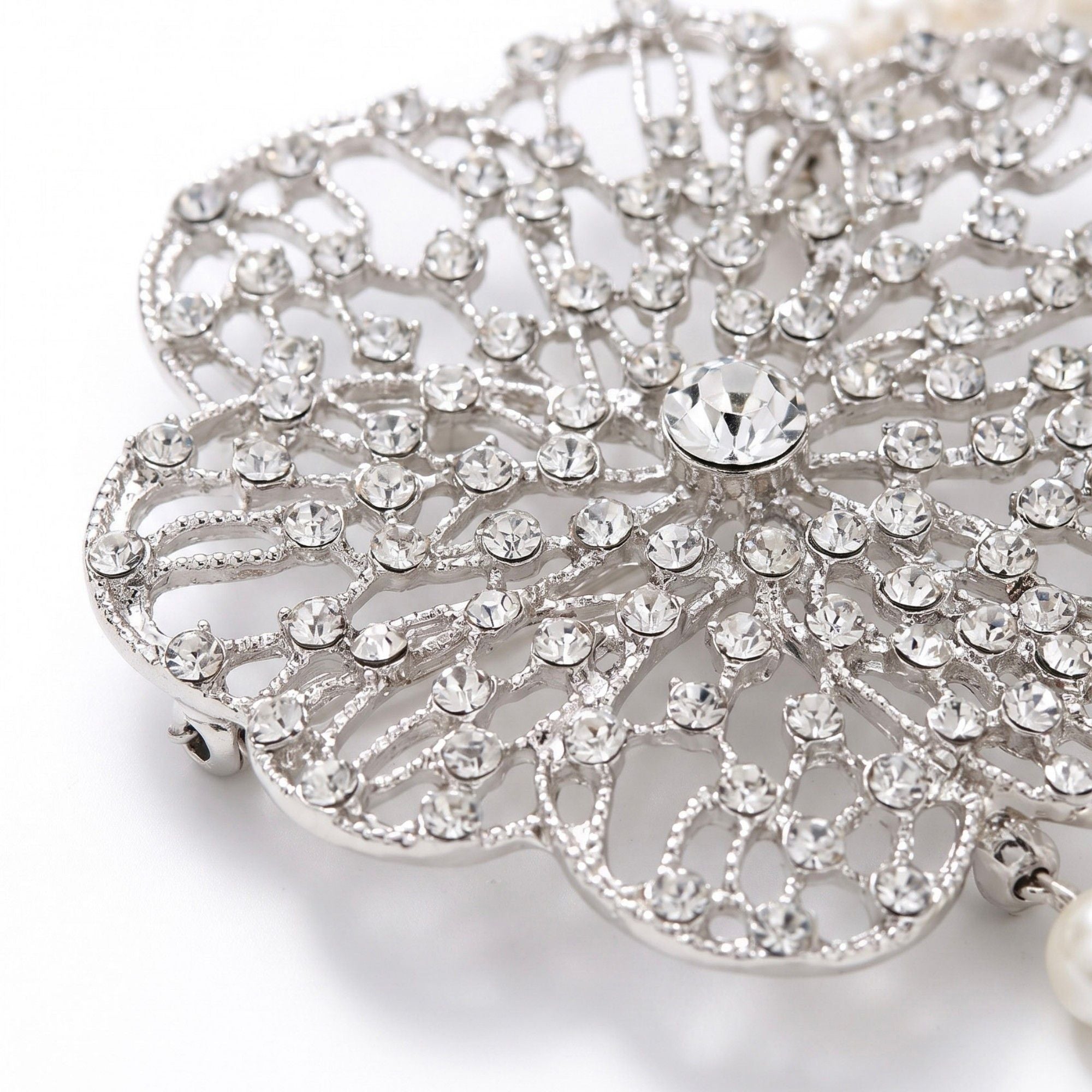 Filigree Crystal Flower Pearl Waist Chain Adjustable Elegant Body Belt Luxury Floral Waist Jewelry 47.2in