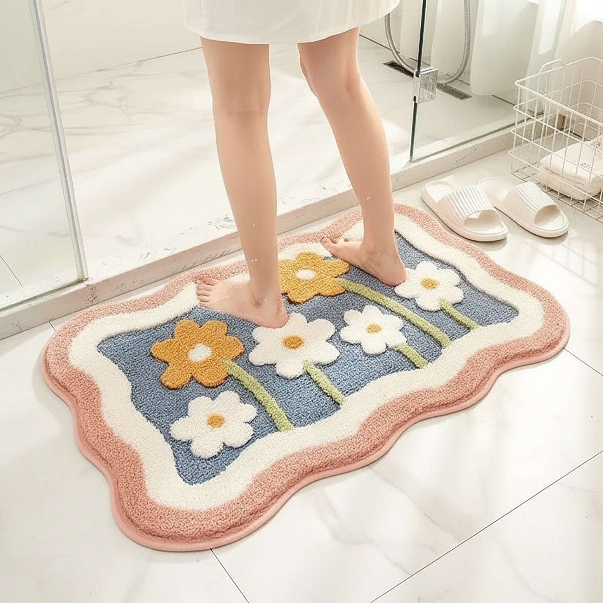 Tufted Floor Mat with Floral Daisy Pattern Non Slip Backing Soft Plush Decorative Scalloped Edge Rug