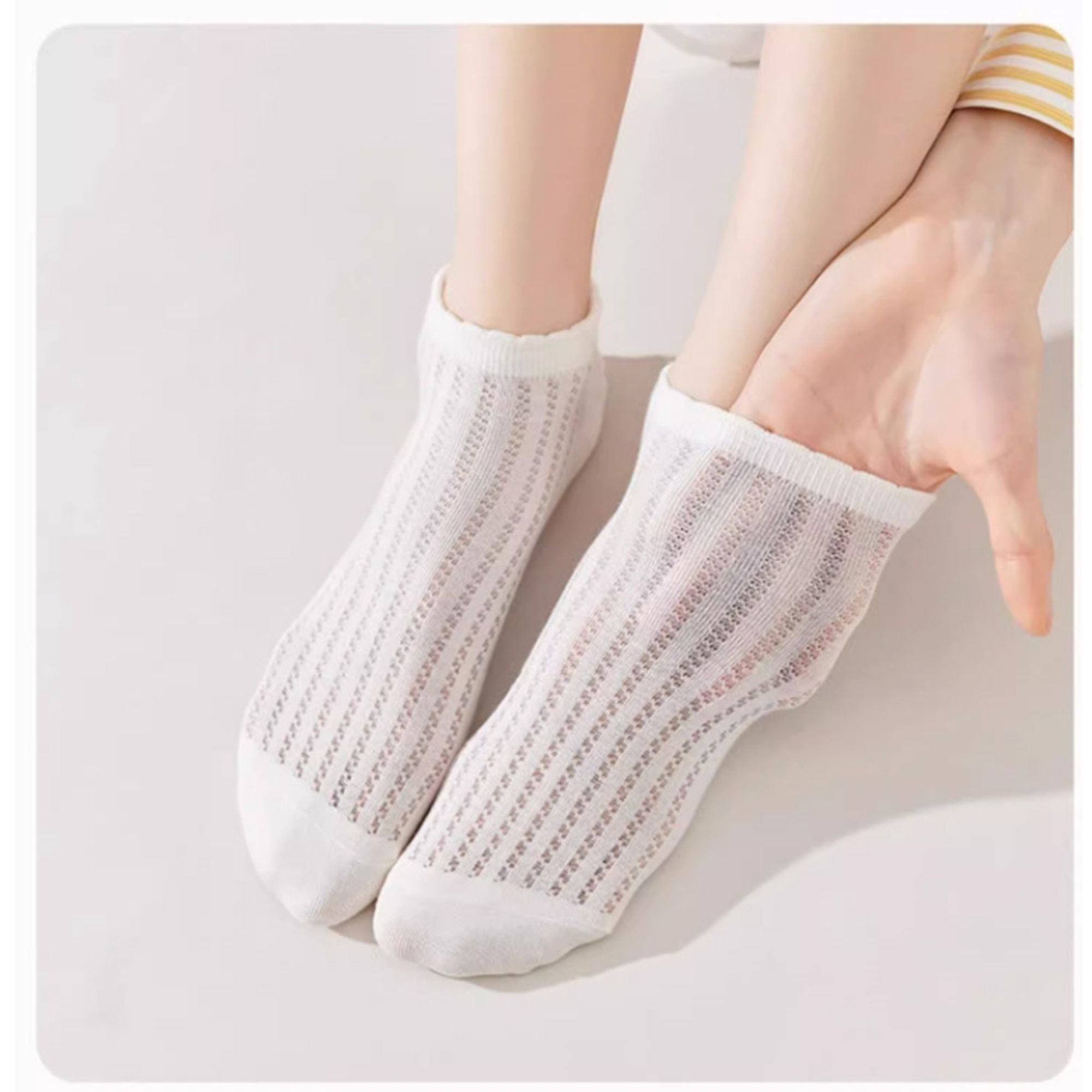 Anna-Kaci Women's 3-Pack Minimalist Knit Ankle Socks Mixed Pattern Design Soft Cotton Low-Cut Style