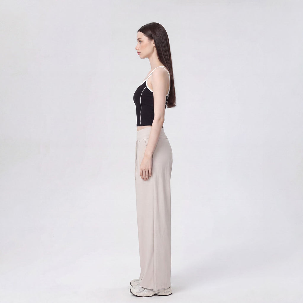Contrast Trim Double Strap Cropped Cami Tank Top with Fitted Light Support Activewear Design