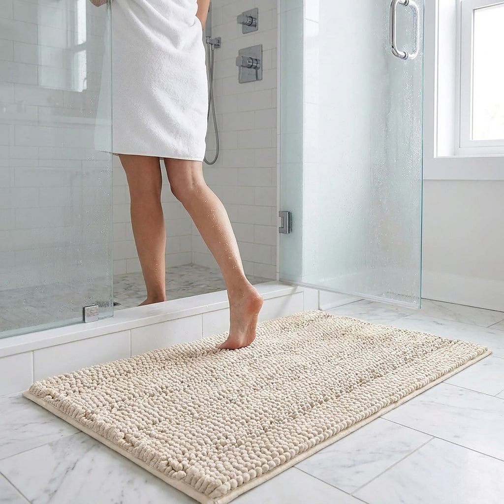 Chenille Bath Mat with Plush Noodle Texture and Non Slip Backing