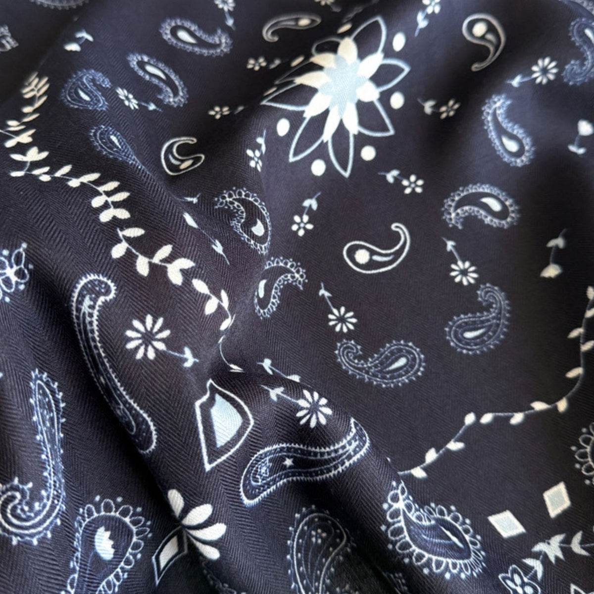 Paisley Print Square Scarf Lightweight Neck Hair and Handbag Fashion Accessory 26.8¡Á26.8 Inches