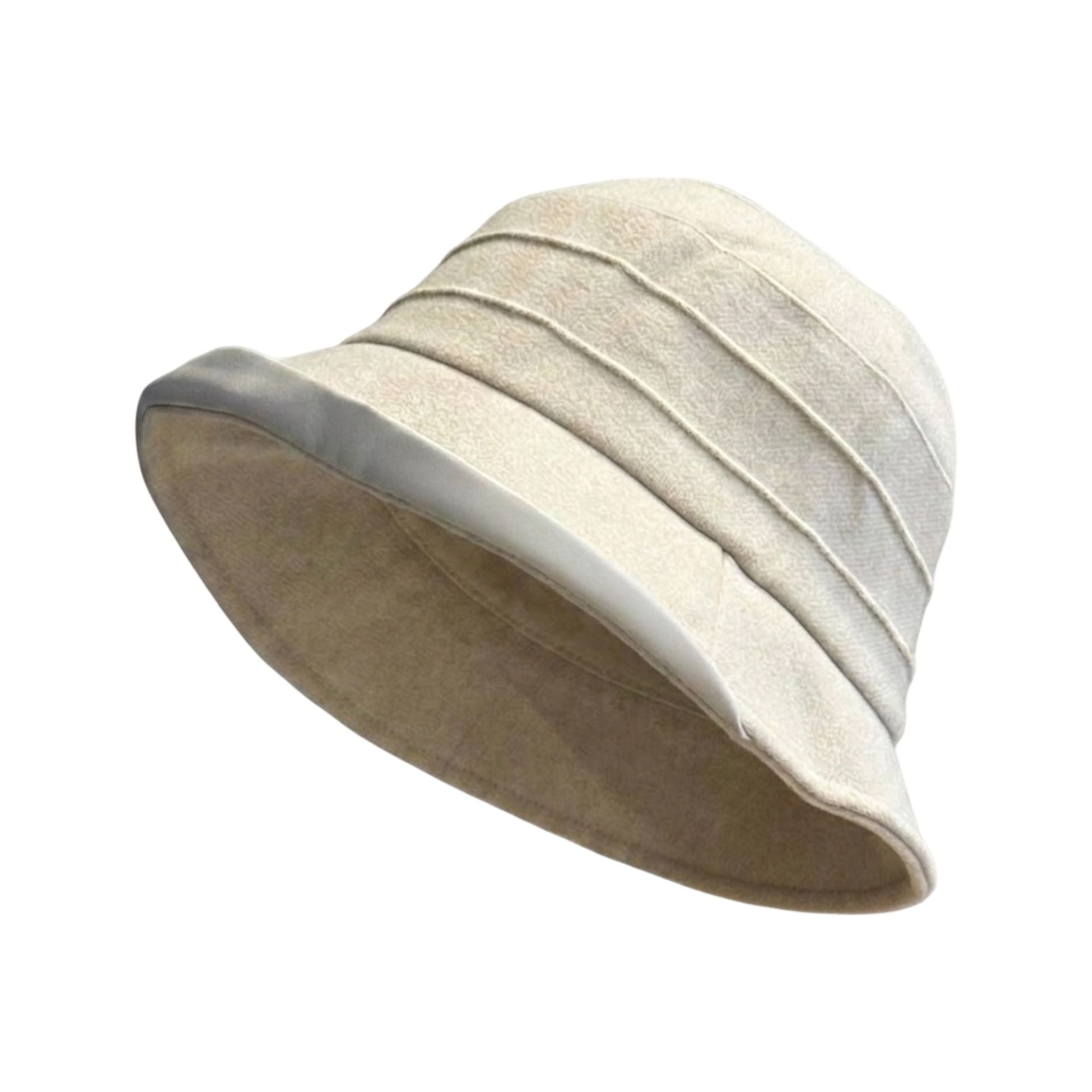 Sombrero de campana estructurado con corona plisada, ribete en contraste y ala ancha