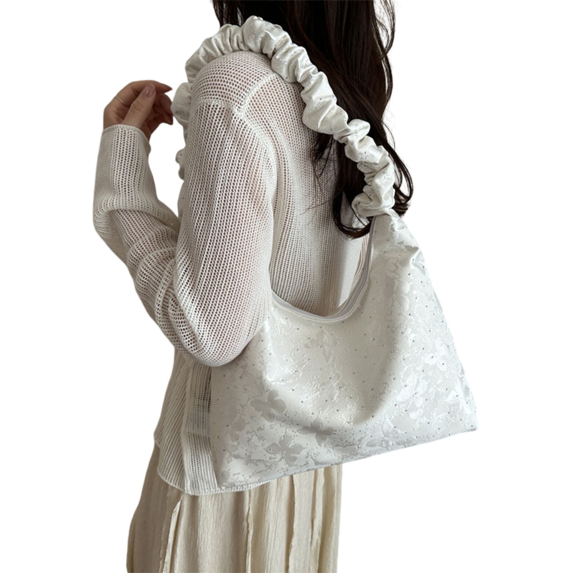Shoulder Bag with Zipper Closure for Everyday Use