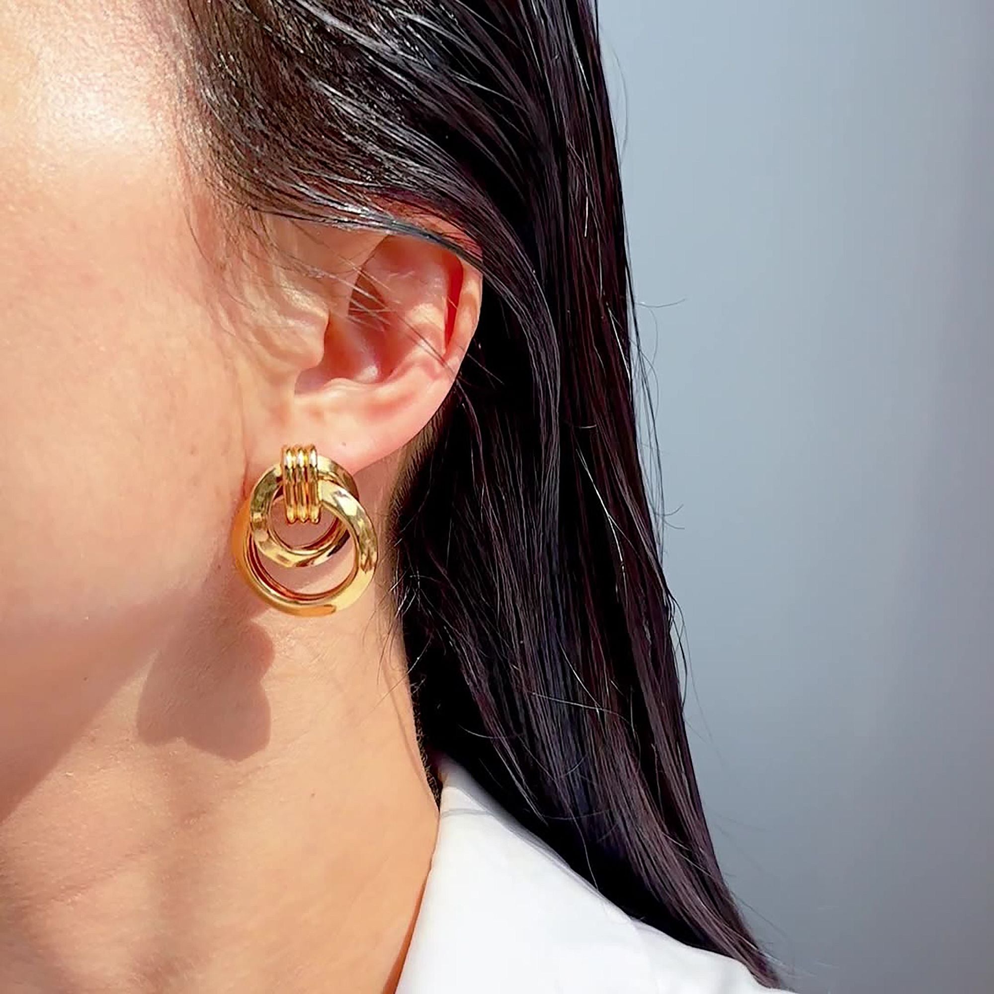 Women's Brass Interlocking Circle Earrings