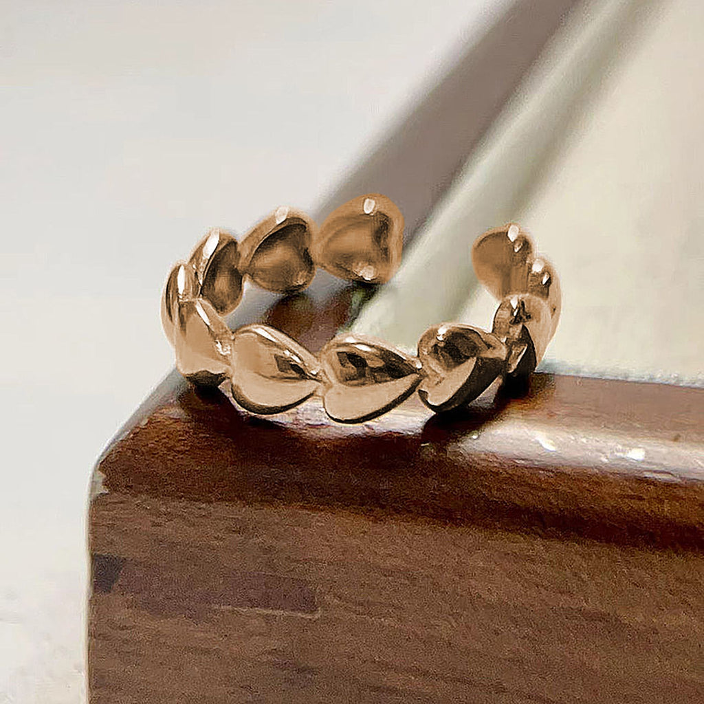 Women's Dainty Stackable Heart-Shaped Statement Ring for Daily & Romantic Styling