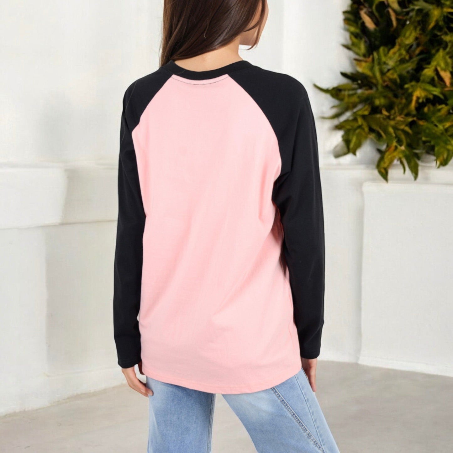 Long Sleeve Raglan T-Shirt with Contrast Sleeves and Relaxed Fit