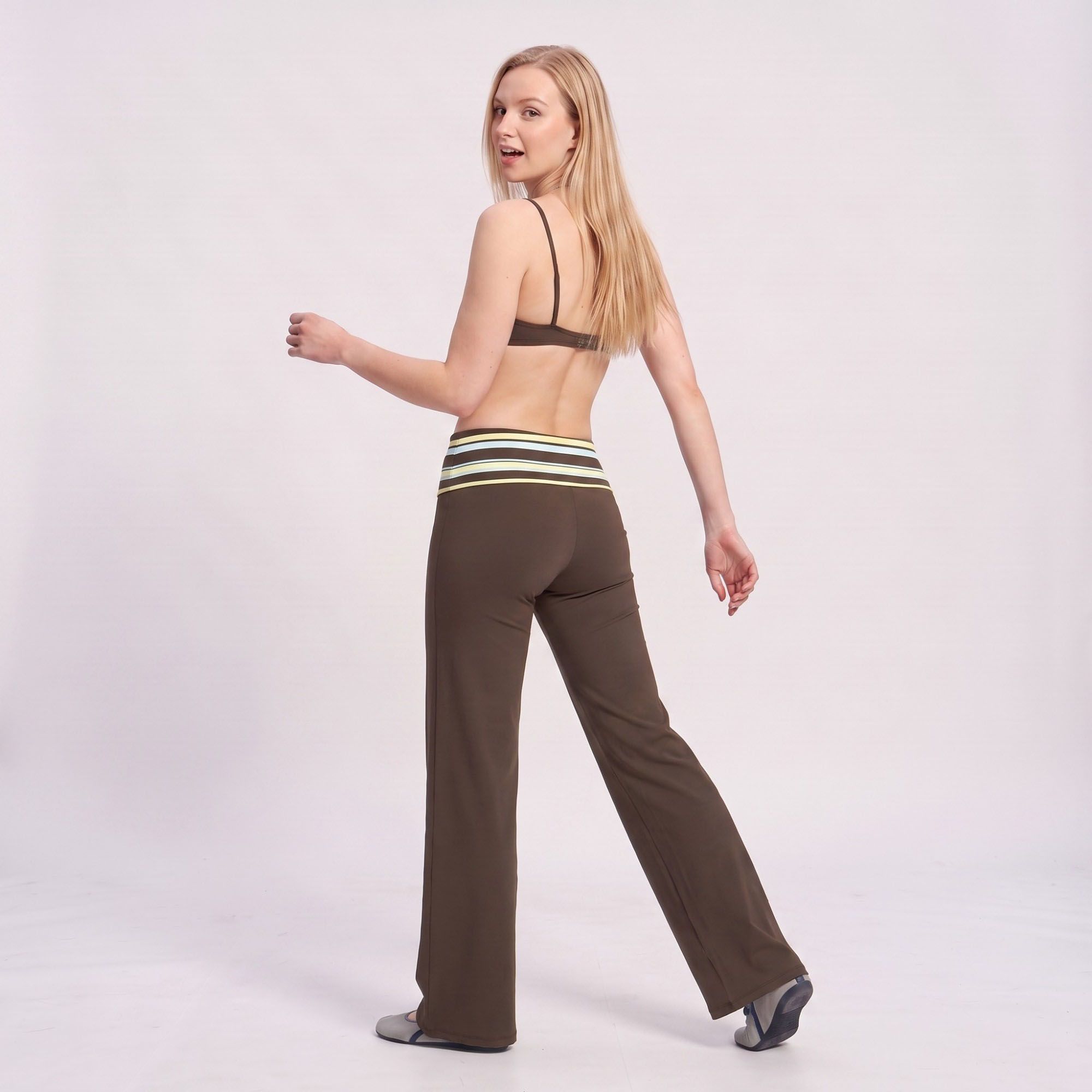 Layered Striped Halter Sports Bra with Slim Straps for Yoga and Everyday Activewear