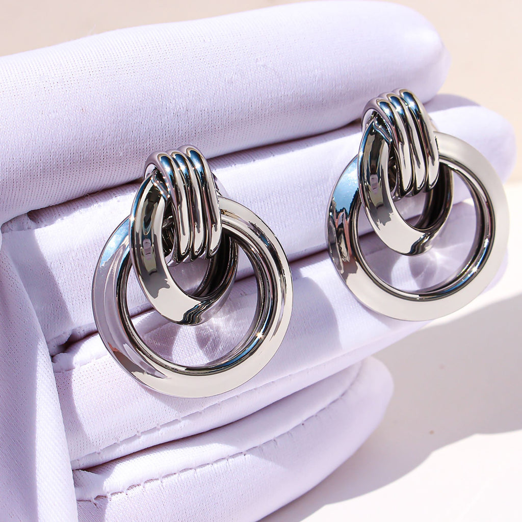 Women's Brass Interlocking Circle Earrings