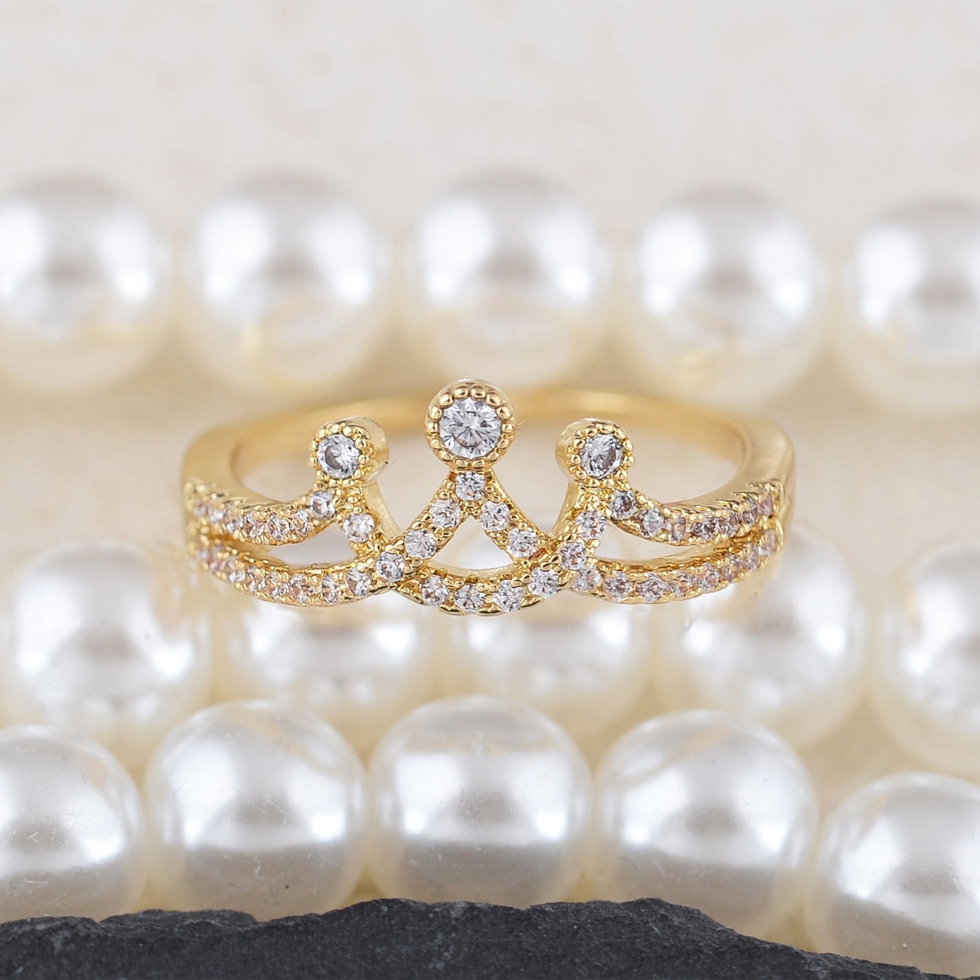 Elegant Crown and Geometric Rings for Women Sparkling Crystal Statement Band Fashion Jewelry for Daily Wear