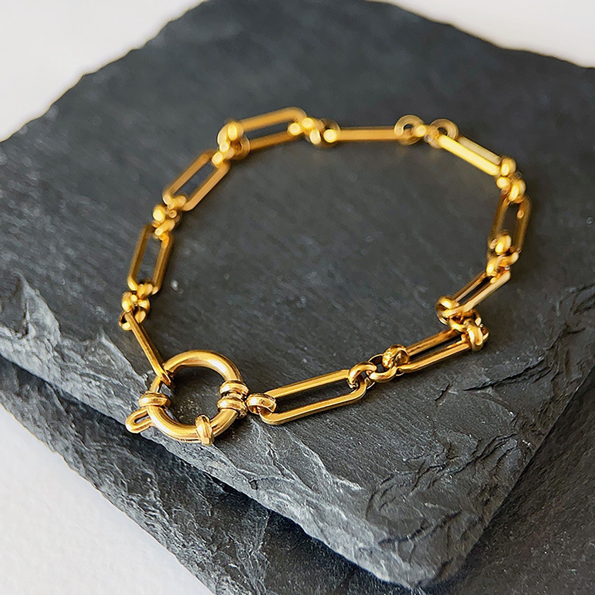 Women's Paperclip Chain Bracelet - Open Ring Clasp Bracelet for Minimalist Modern Styling