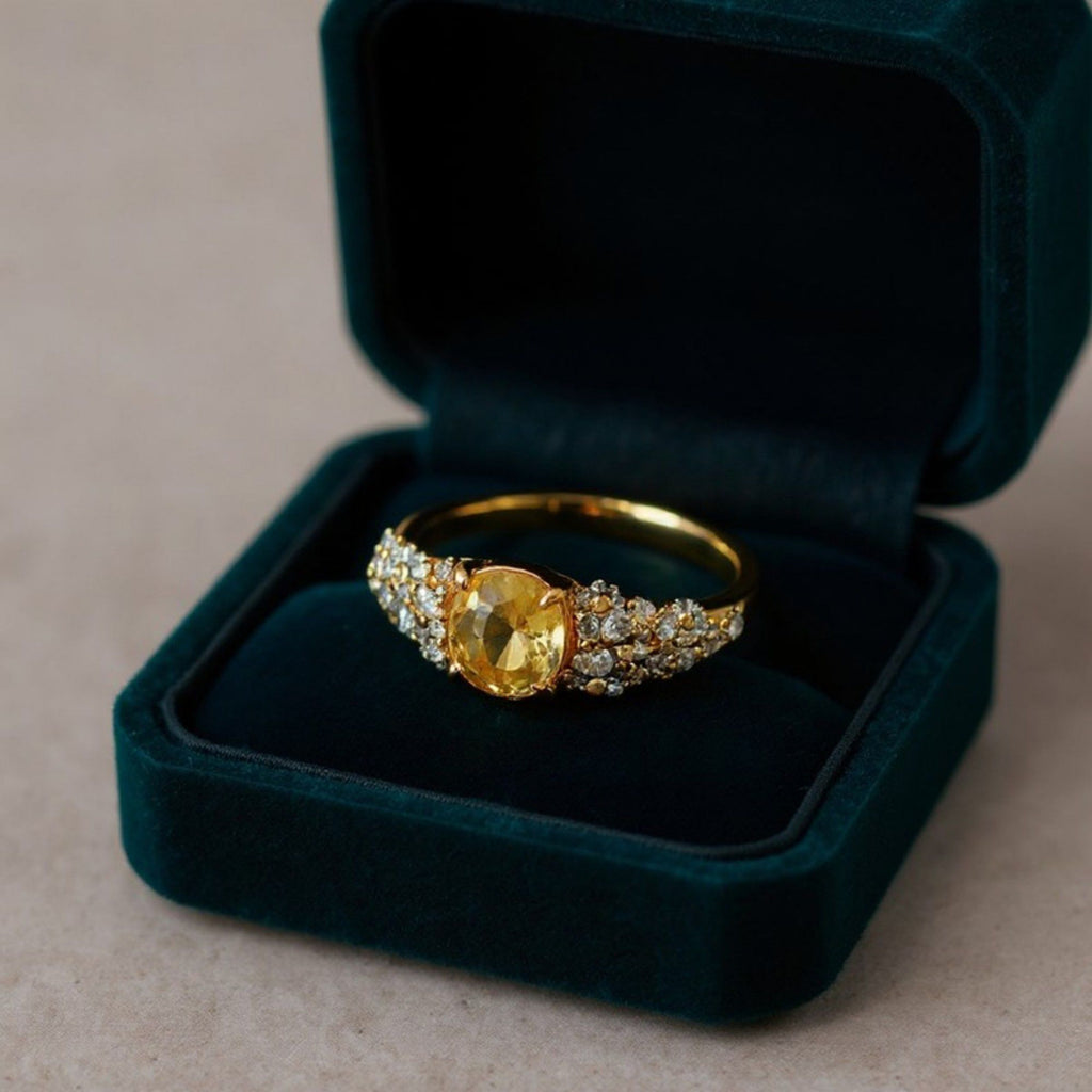 Women's Gemstone Accent Ring with Crystal-Embellished Band and Polished Finish