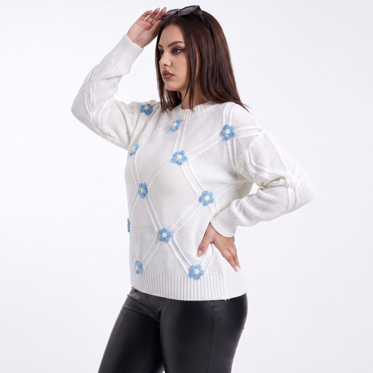 Plus Size Floral Applique Textured Crewneck Sweater