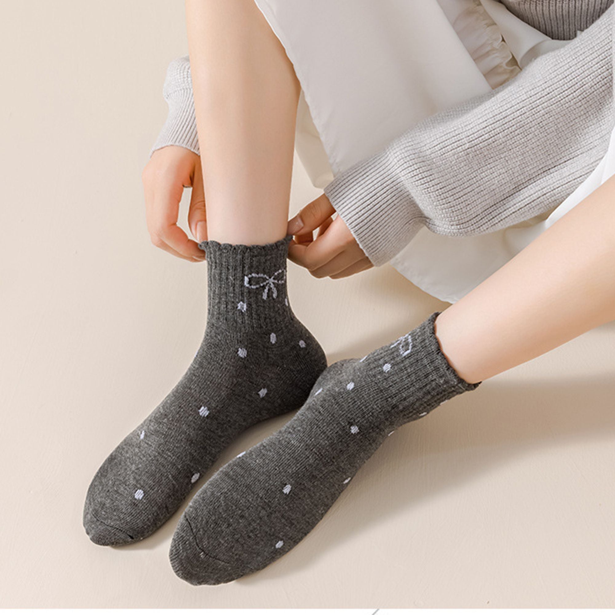 Anna-Kaci Women's Soft Cotton Ankle Socks with Bow Embroidery Polka Dot Design 4 Pairs