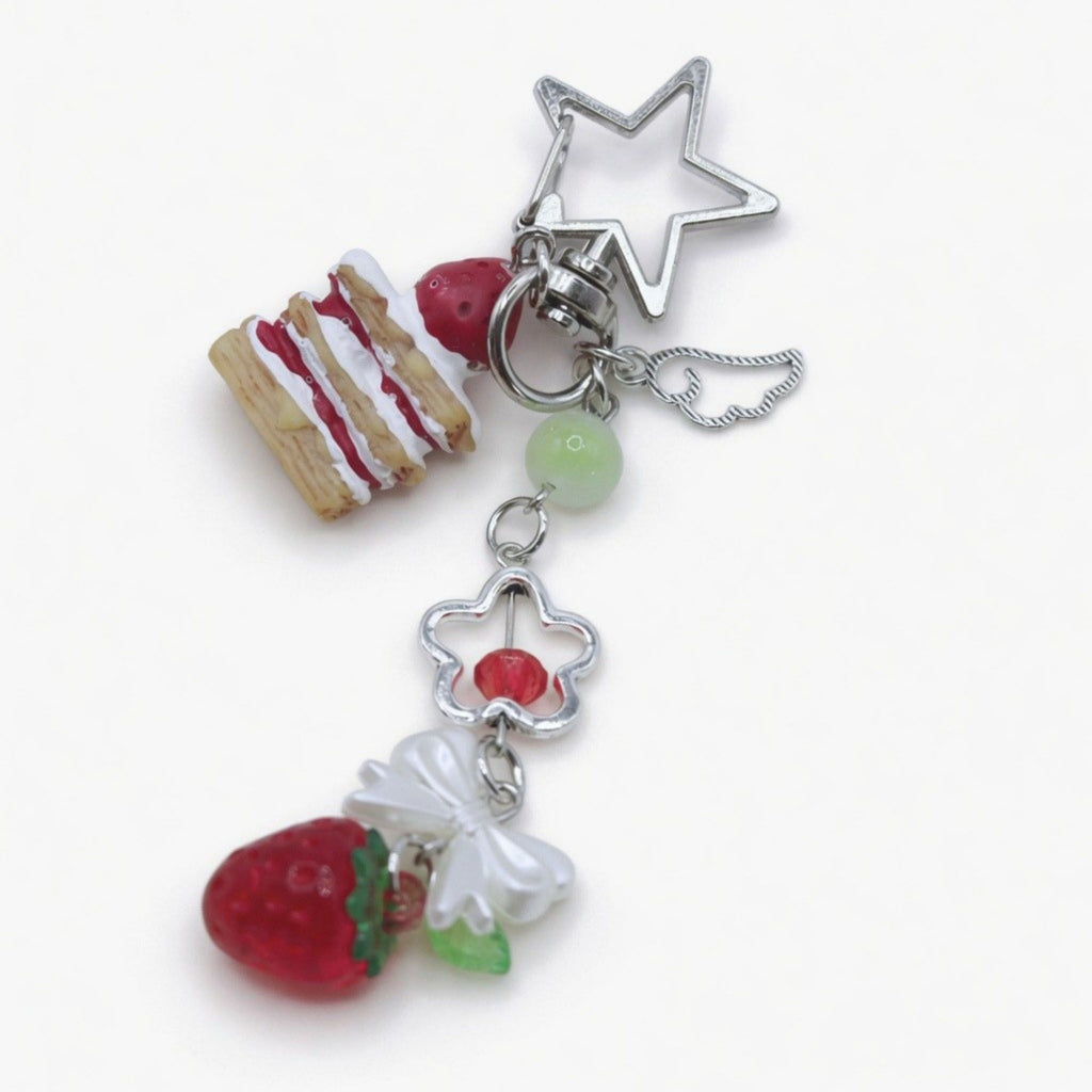 Dessert Charm Keychain with Strawberry Pendant Cake Detail Star Clip Bag Charm Key Ring Accessory