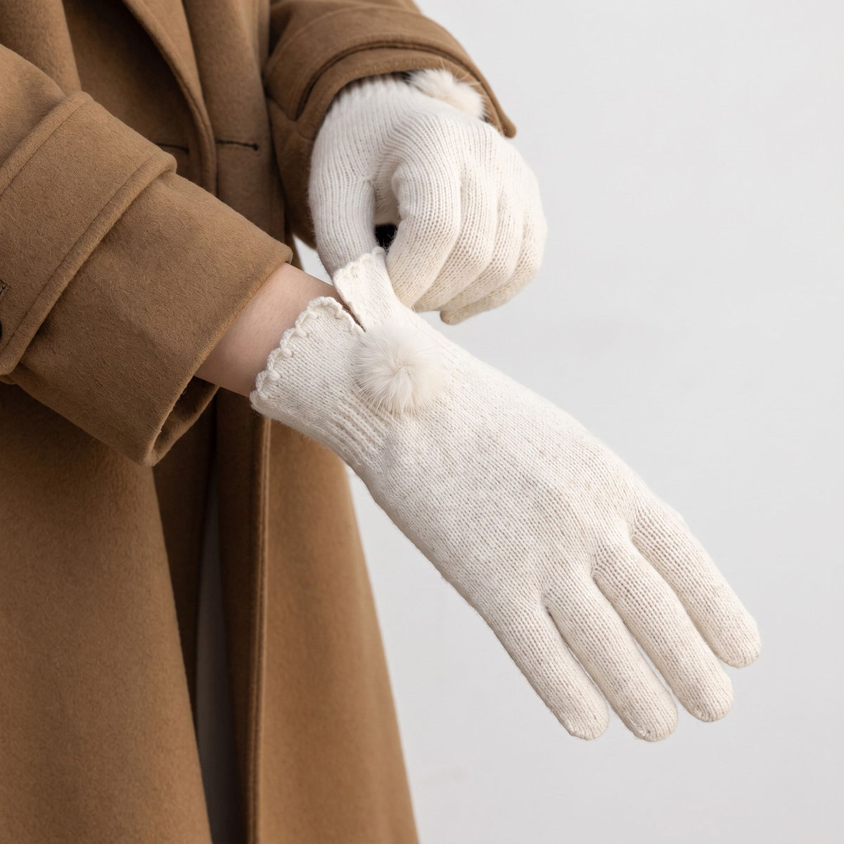 Pom Pom Knit Full Finger Gloves with Scalloped Cuff