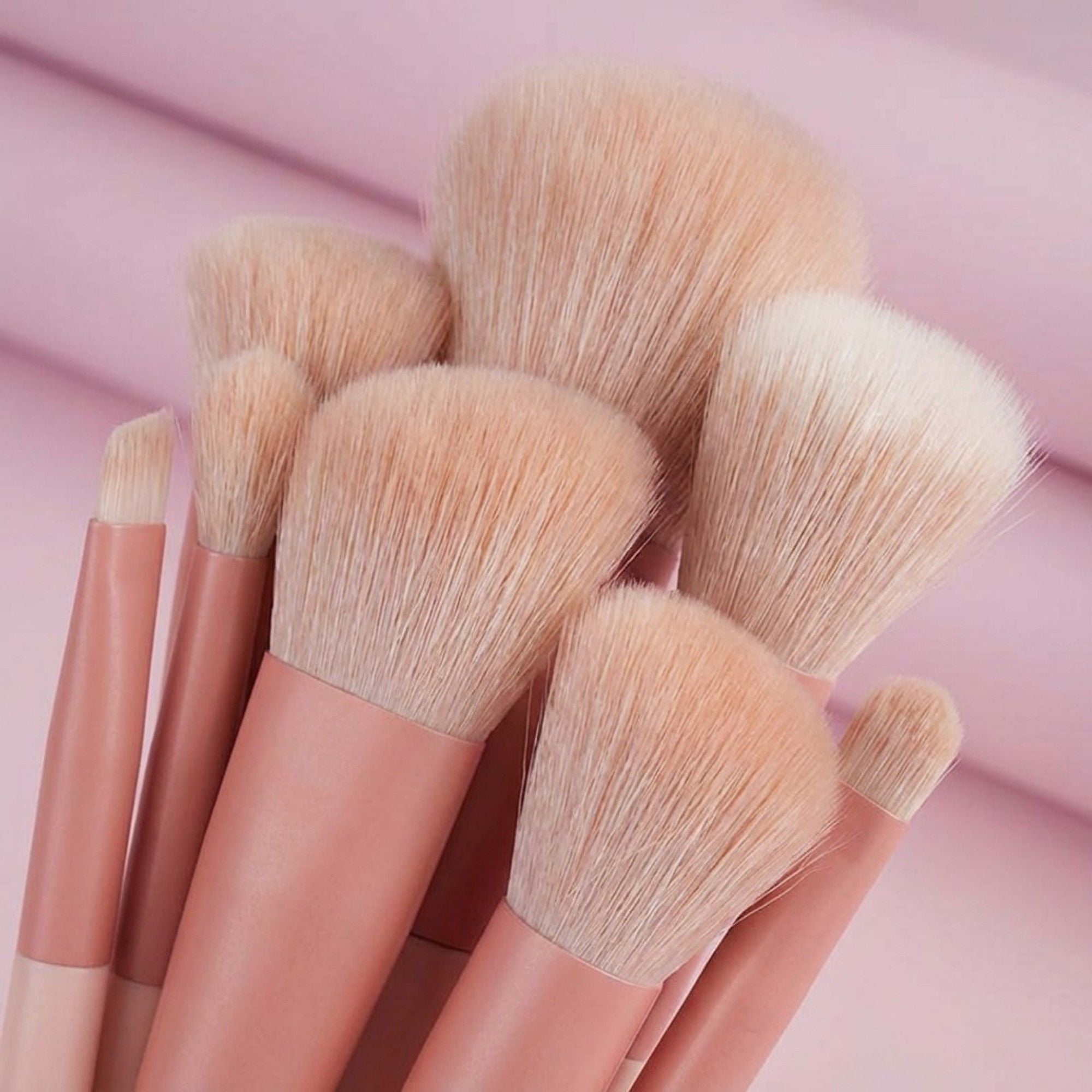 14 Piece Makeup Brush Set with Soft Synthetic Bristles for Face Eye Blending Contour Foundation