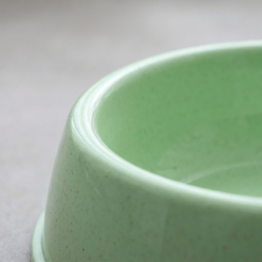 Plastic Pet Food Bowl with Rounded Rim for Cats and Dogs