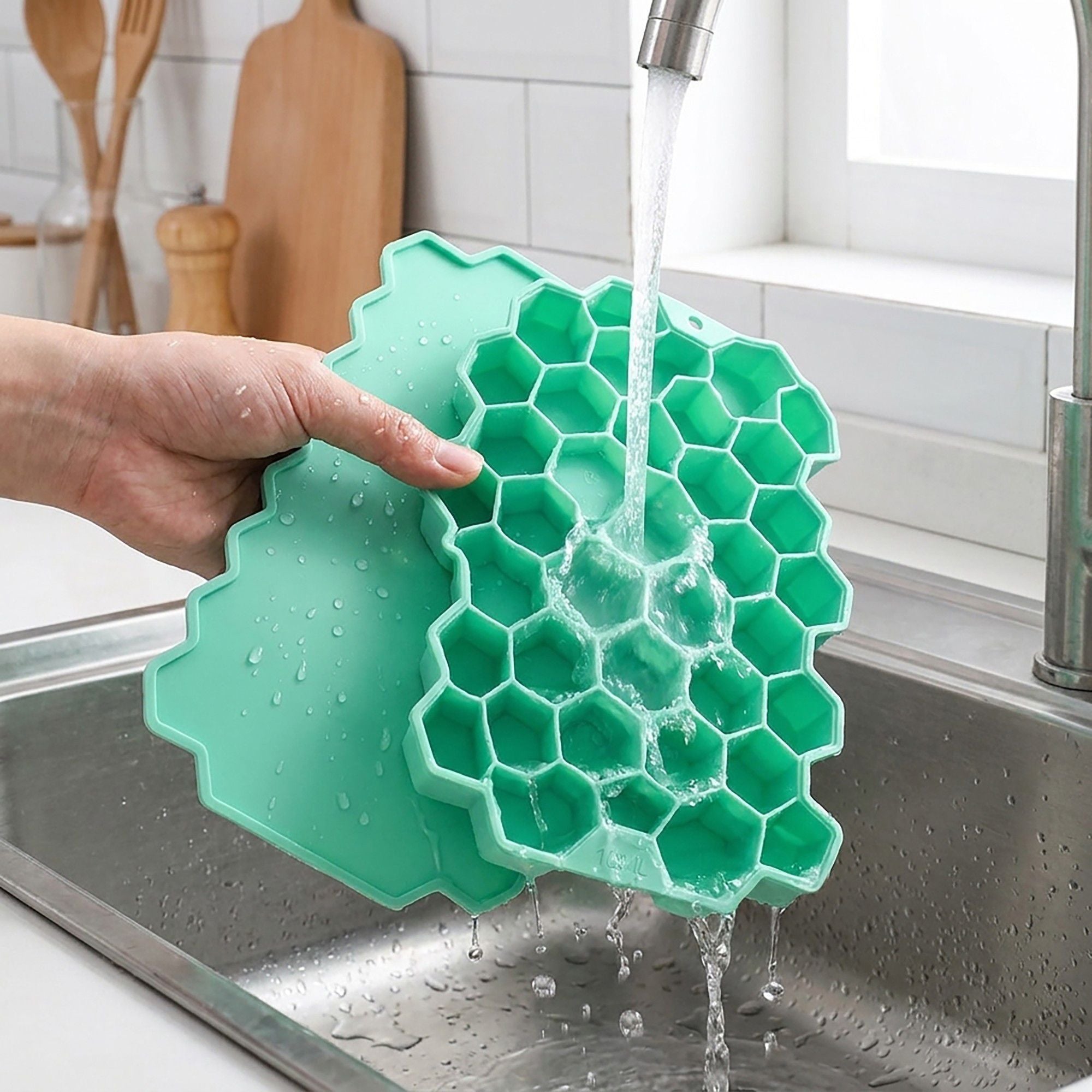 2-Piece Honeycomb Ice Cube Tray - 37-Grid Flexible Mold with Spill-Resistant Lid