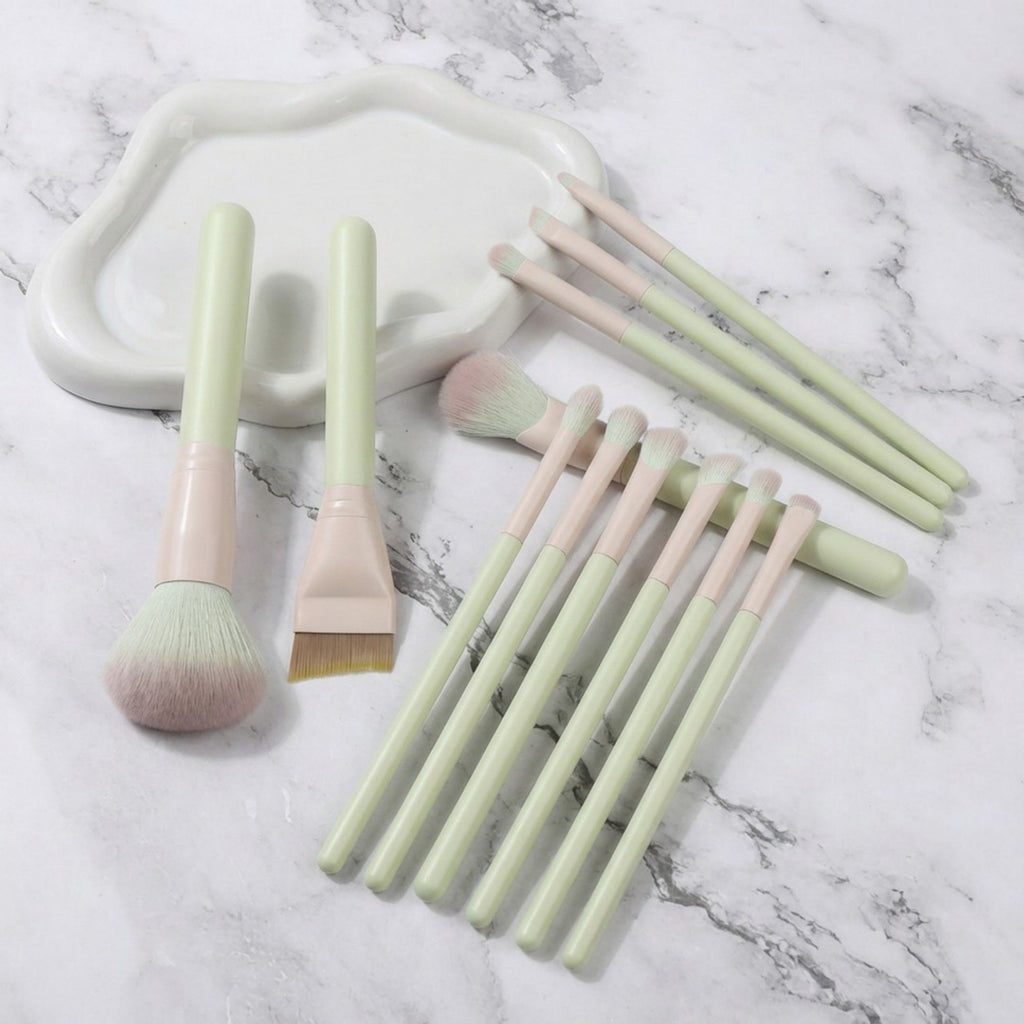 12 Piece Makeup Brush Set with Soft Synthetic Bristles for Face Eye Blending Contour Powder Foundation