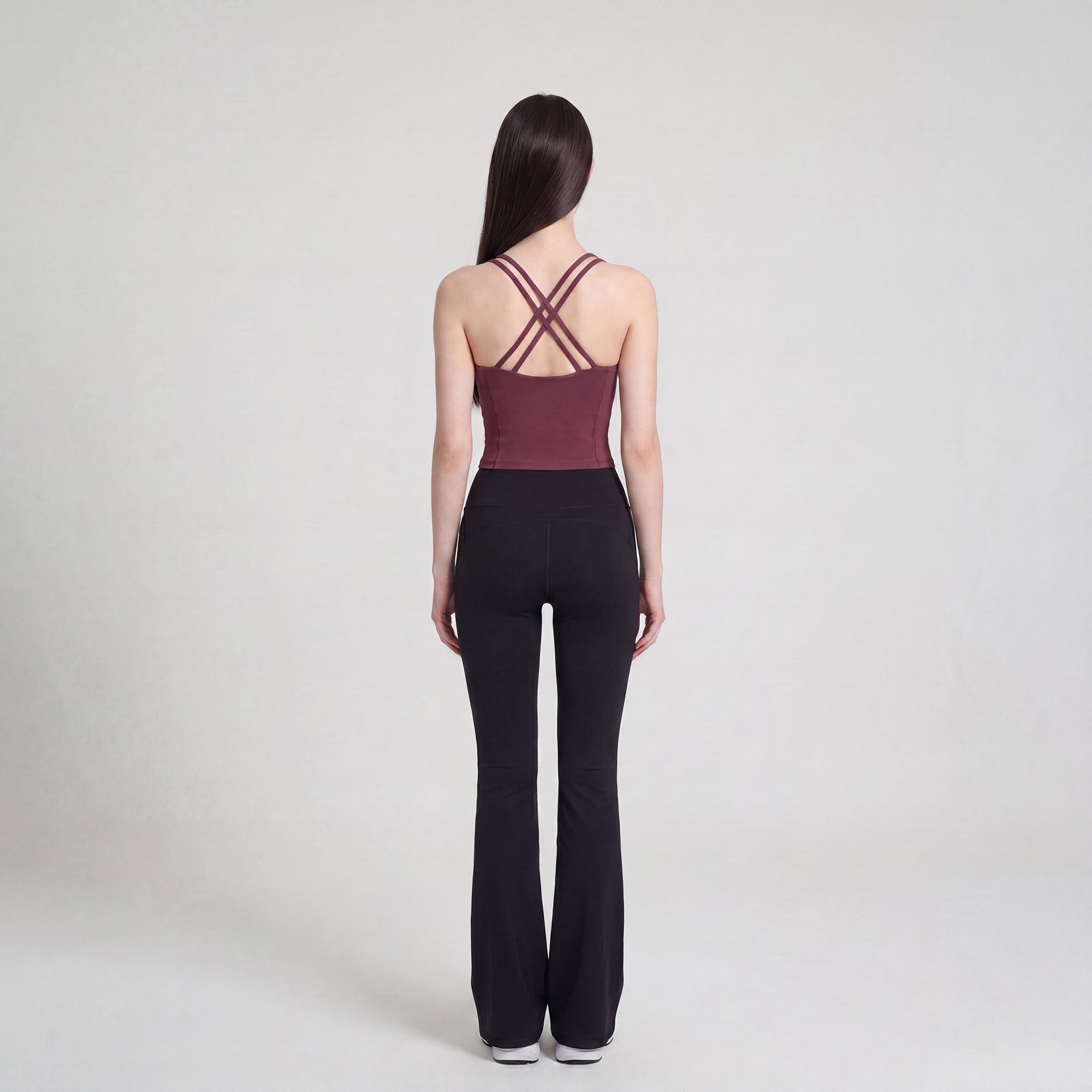Cropped Yoga Tank Top with Built In Padding Scoop Neck Wide Strap Fitted Activewear Top