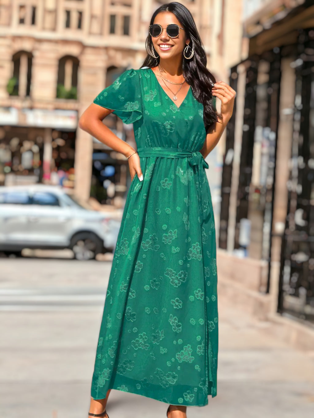 Vestido cruzado con detalle floral transparente