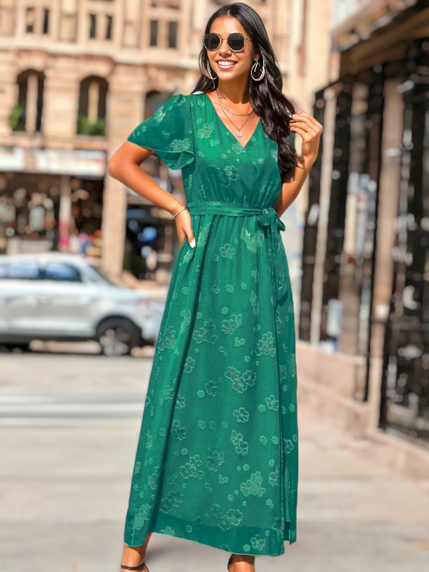 Vestido cruzado con detalle floral transparente