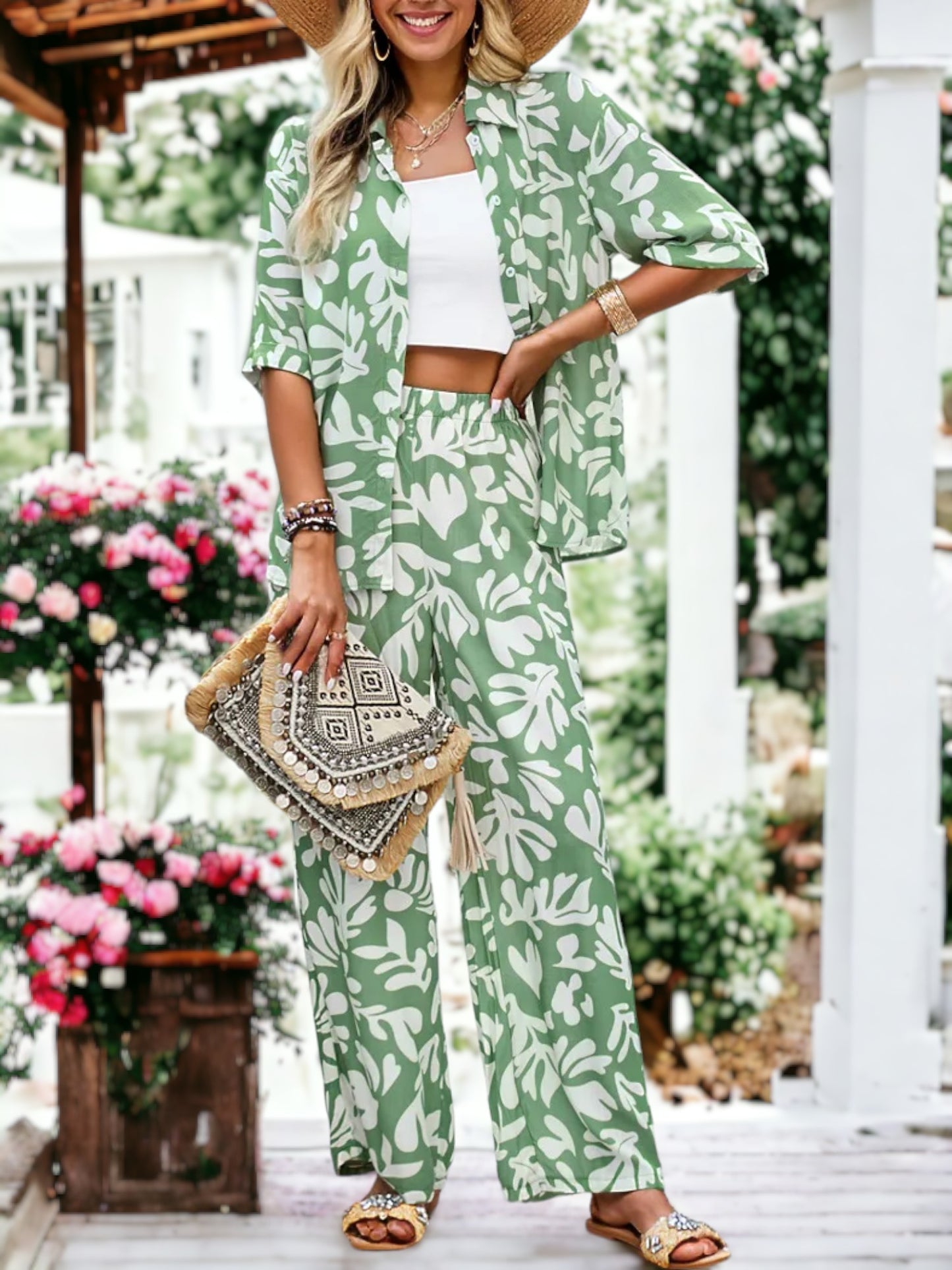 Conjunto informal de blusa con botones y pantalón de pierna recta con estampado