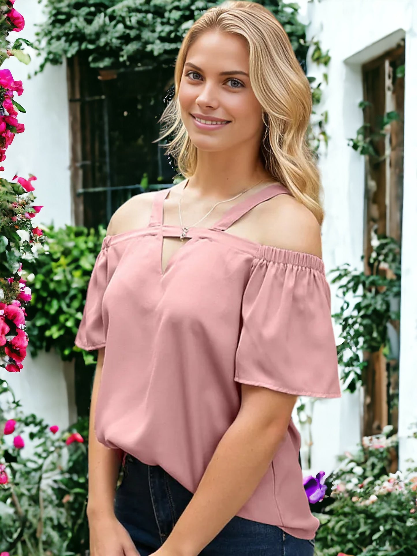 Top liso con hombros descubiertos y aberturas