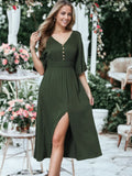 Vestido midi con escote en V, botones, mangas con volantes y aberturas 