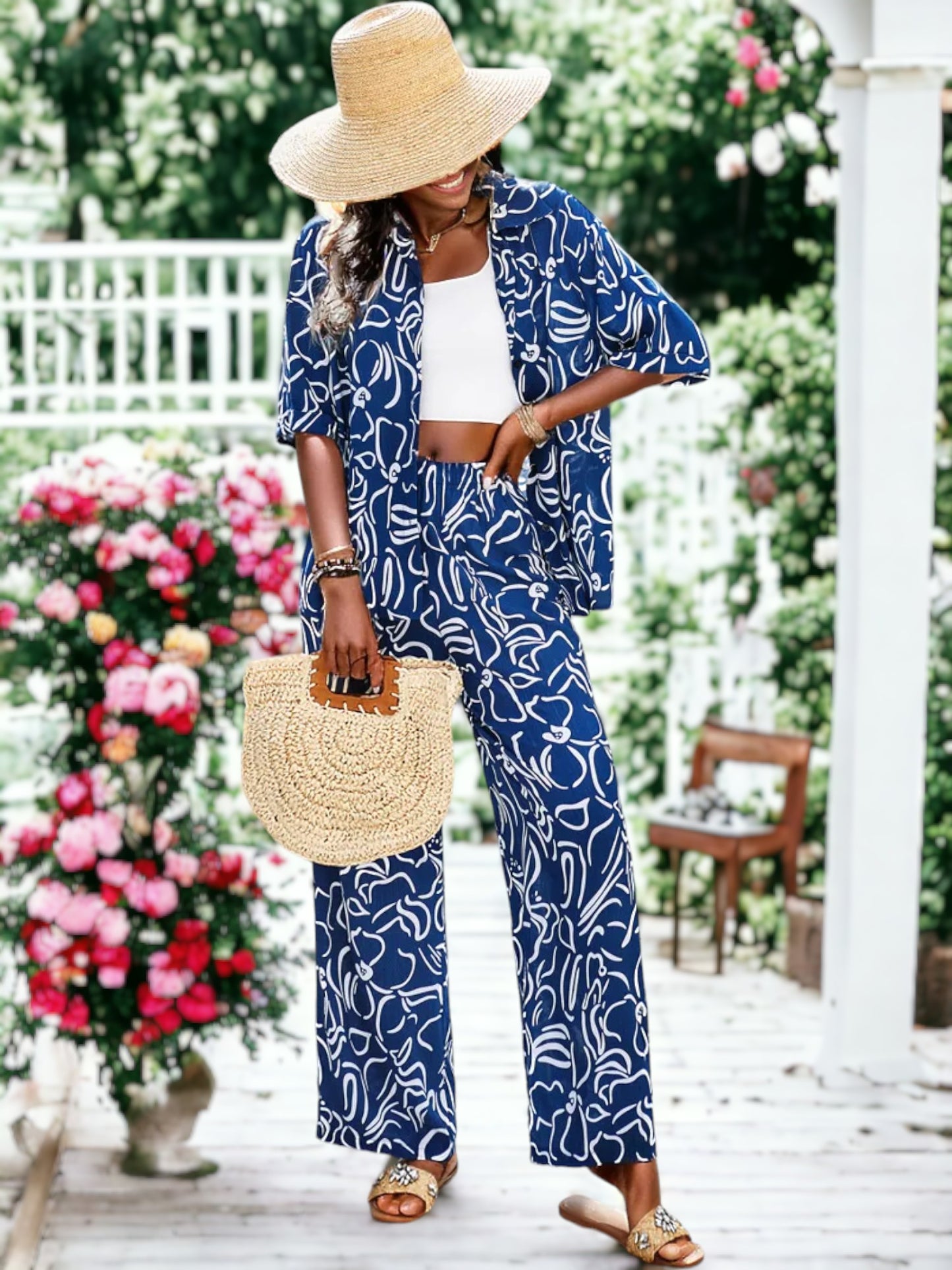 Conjunto informal de blusa con botones y pantalón de pierna recta con estampado