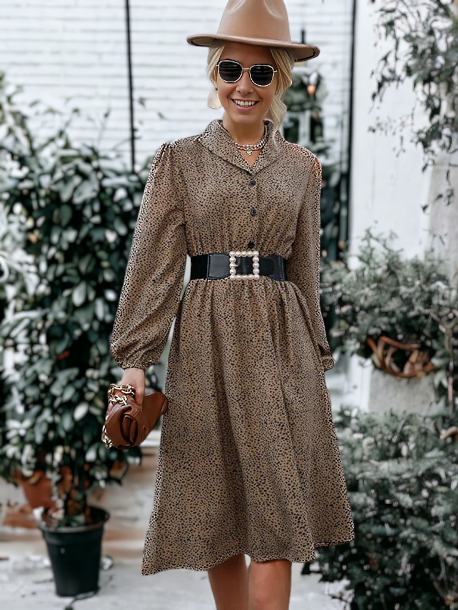Vestido camisero con cuello y estampado de guepardo