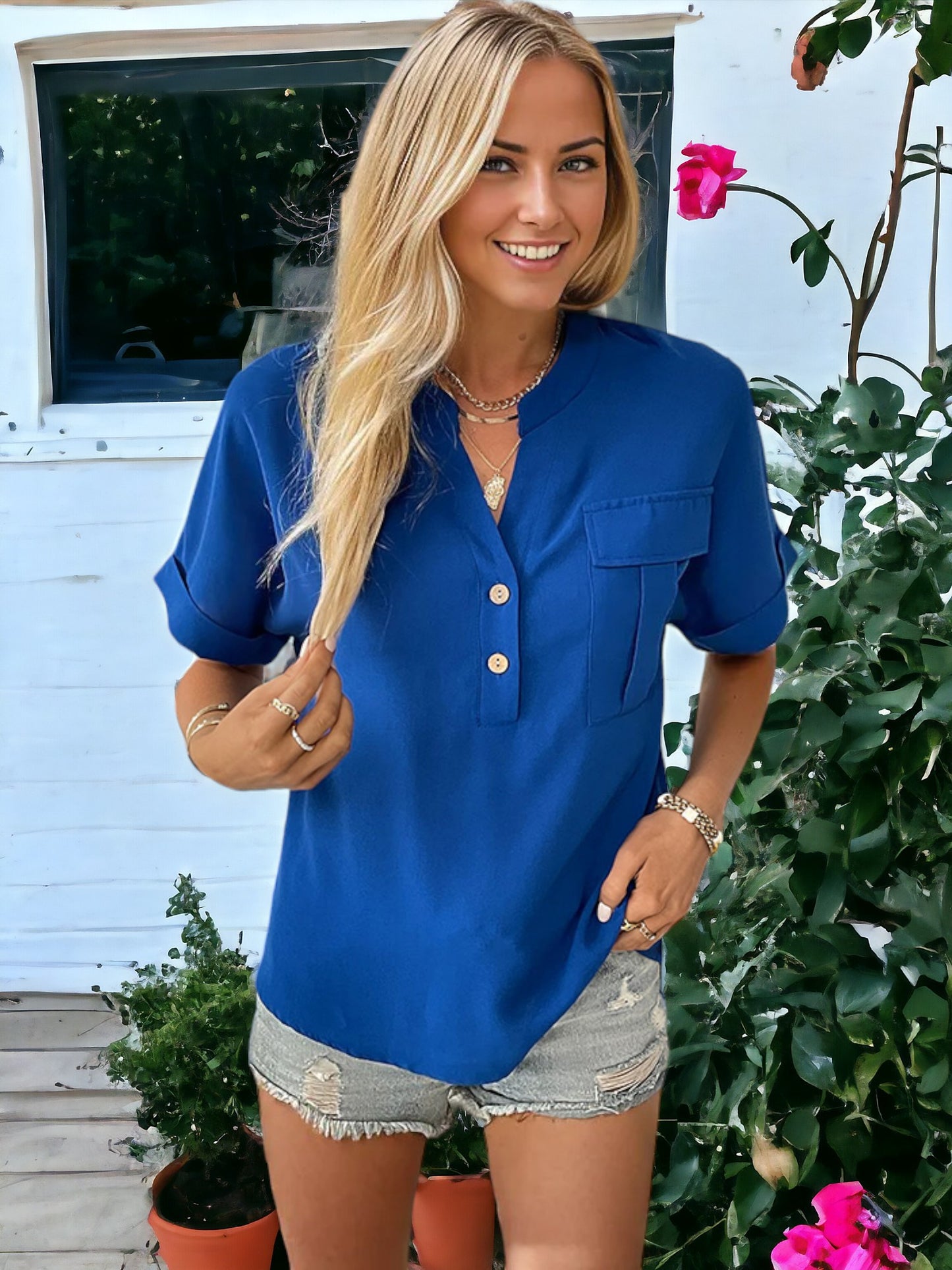 Short-Sleeved Cuffed Solid Color V-Neck Pocket Shirt