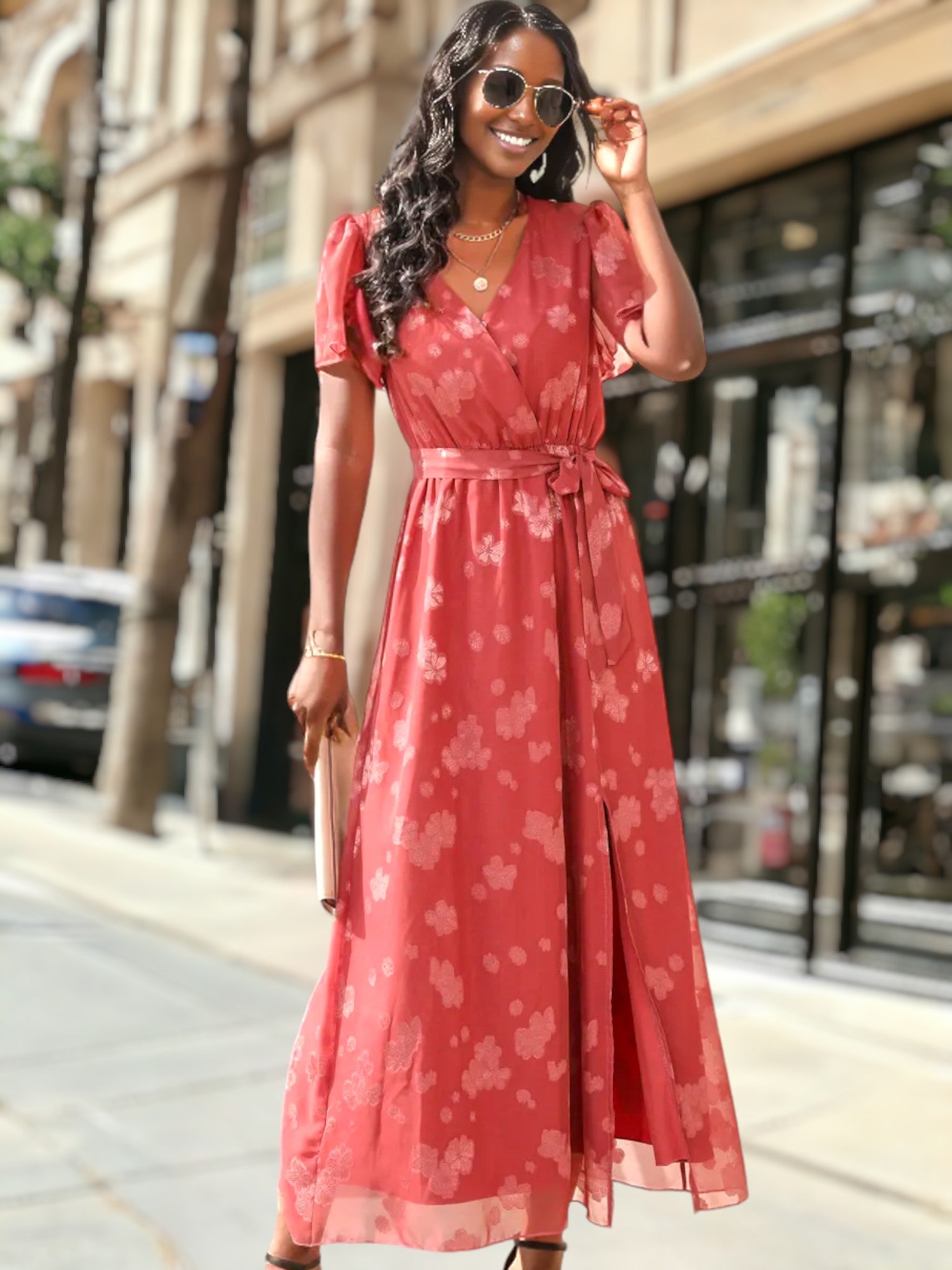 Vestido cruzado con detalle floral transparente
