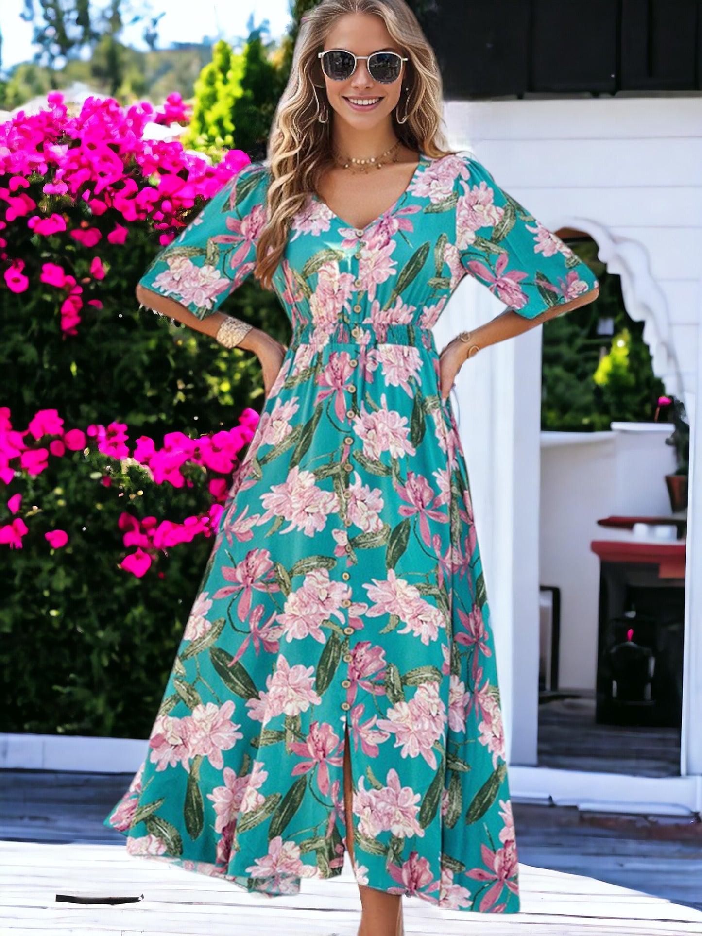 Vestido largo con estampado floral, detalles de botones y mangas medianas