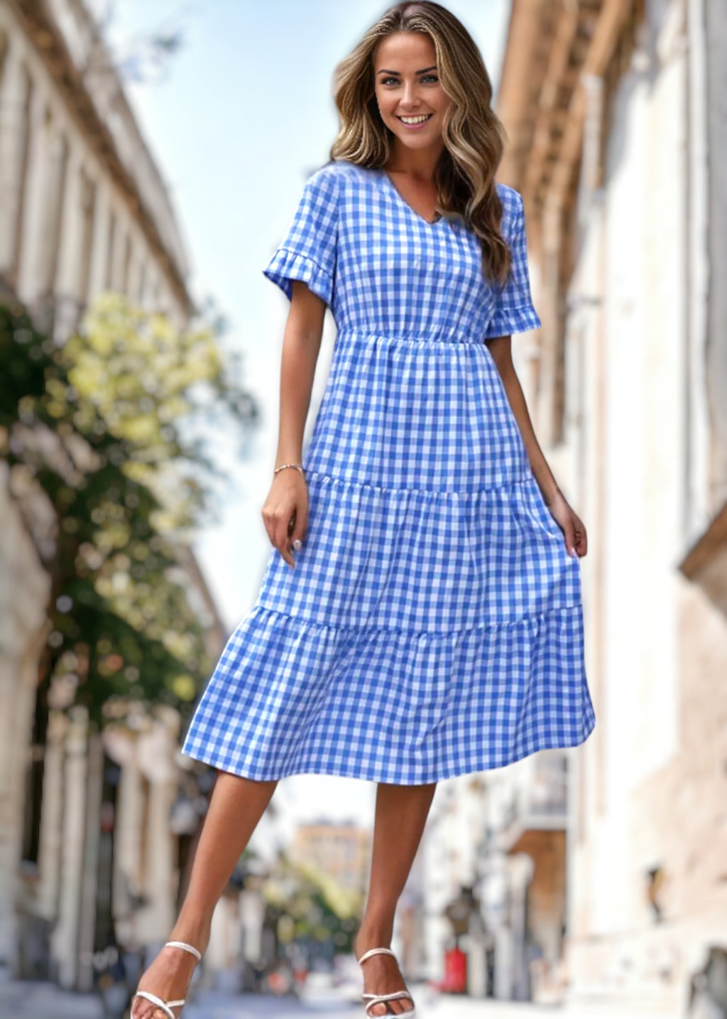 Vestido de cuadros vichy con escote en V y capas