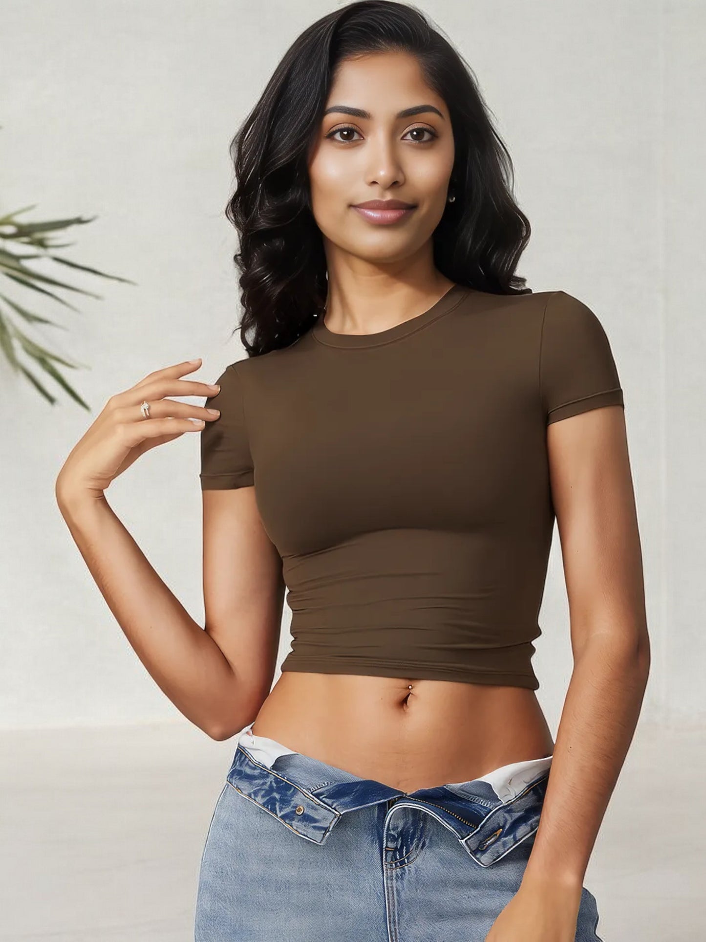 Top deportivo de manga corta para mujer con detalle fruncido en los laterales
