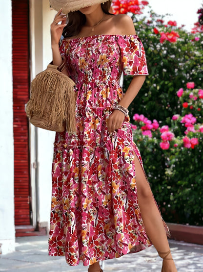 Vestido largo con volantes y hombros descubiertos con estampado floral