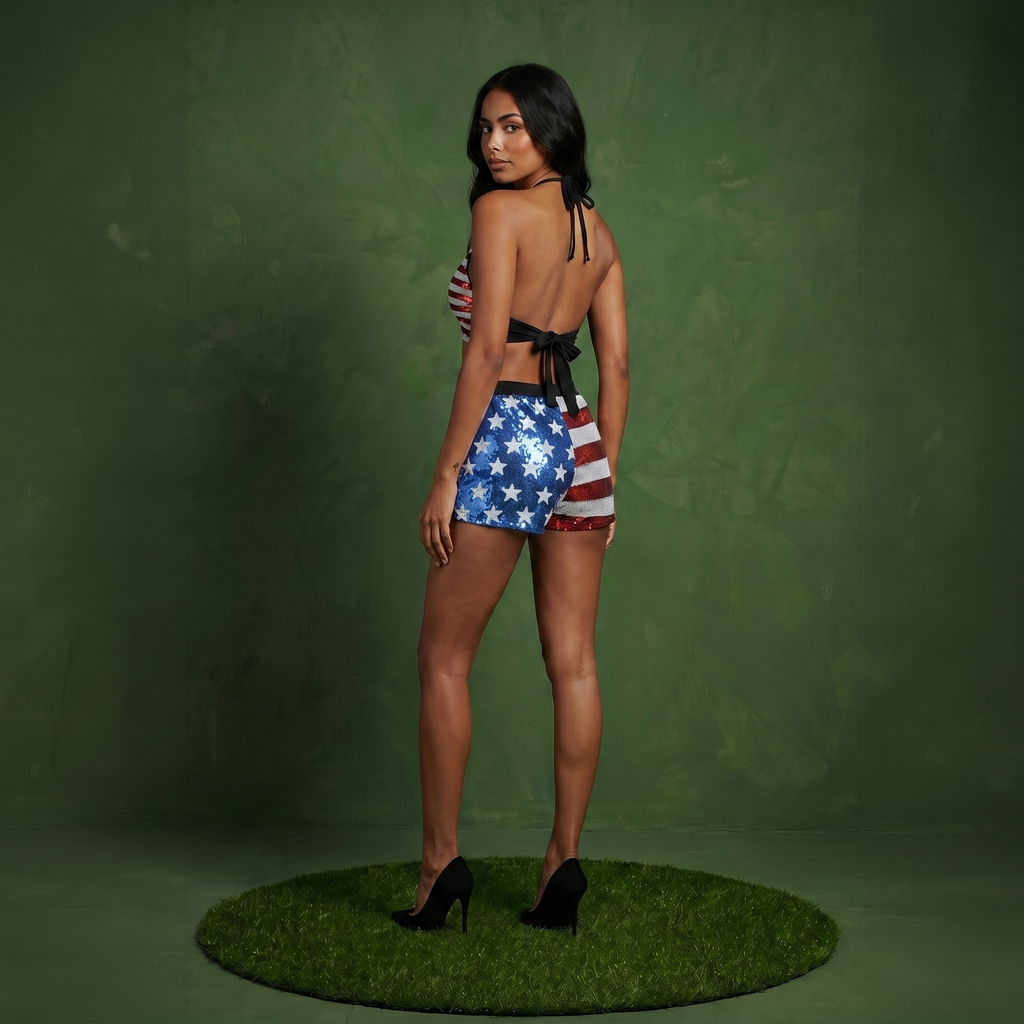 Conjunto de bikini de dos piezas para mujer Anna-Kaci con motivo del 4 de julio, top con cuello halter y pantalones cortos con lentejuelas brillantes y bandera de EE. UU.